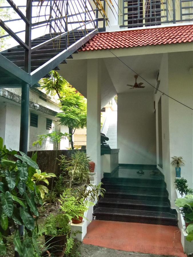 Coconut Grove Apartment Kochi Exterior photo